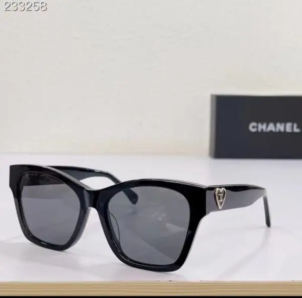 CHANEL
