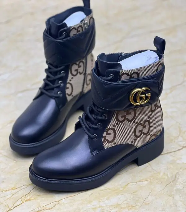 GUCCI Logo-Plaque Combat Boots