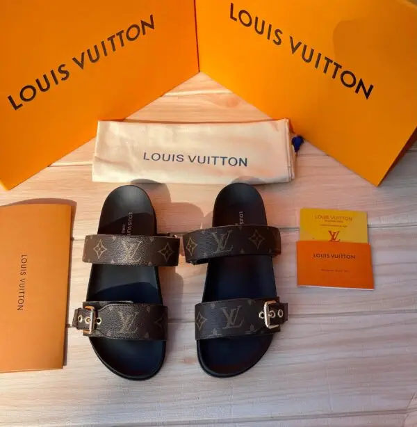 LOUIS VUITTON Bom Dia Flat Comfort Mule