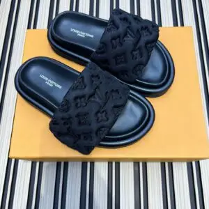 LOUSE VUITTON