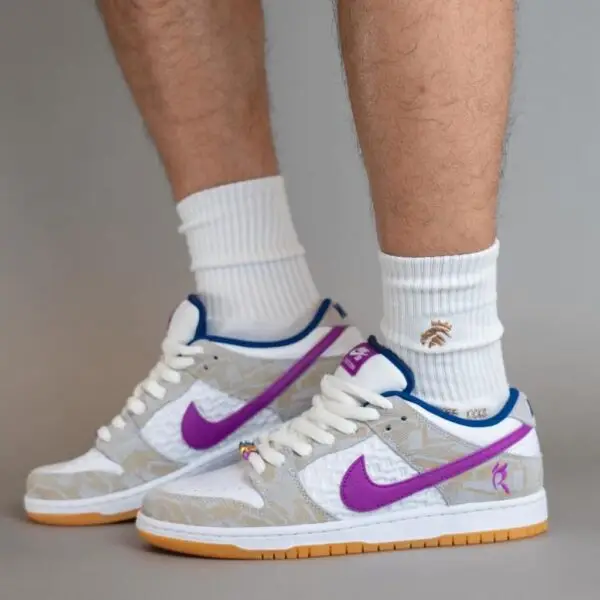 RAVSSA LEAL X NIKE SB DUNK LOW