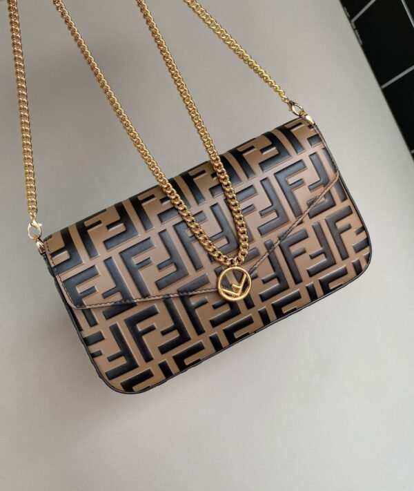 FENDI Chain Wallet