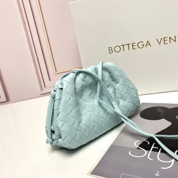 Bottega Veneta Pouch Mini Intrecciato Leather Clutch