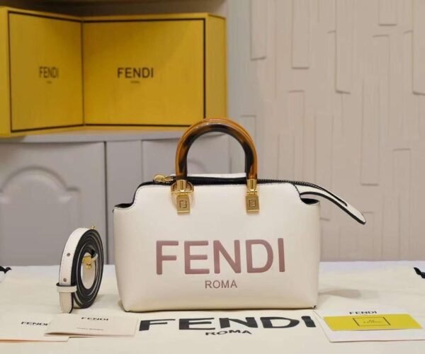 FENDI Leather Shoulder Bag