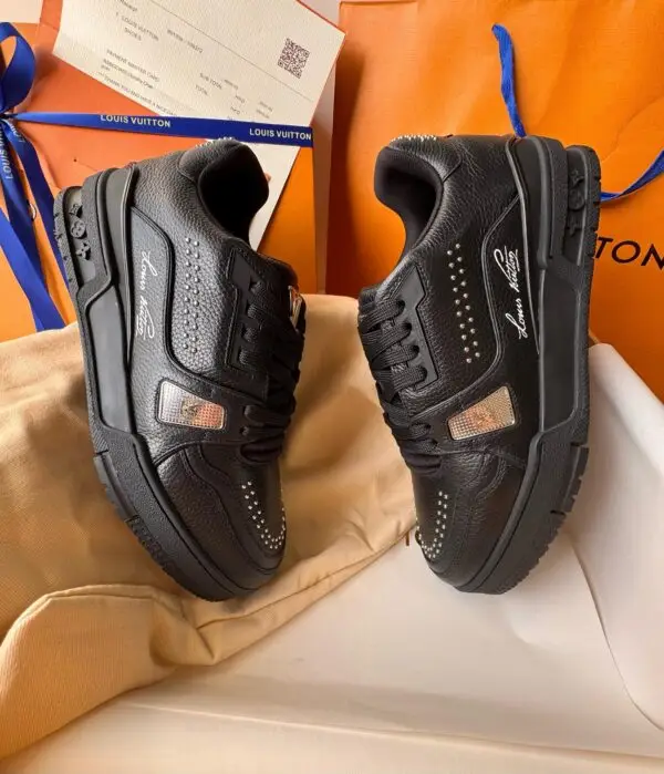 LOUIS VUITTON Trainer Black Calf Leather Shoes